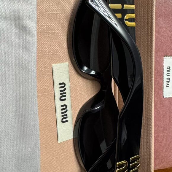 Miu Miu Sunglasses - Picture 2 of 7